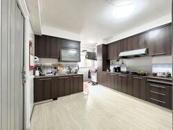 Blk 242 Pasir Ris Street 21 (Pasir Ris), HDB Executive #574762621